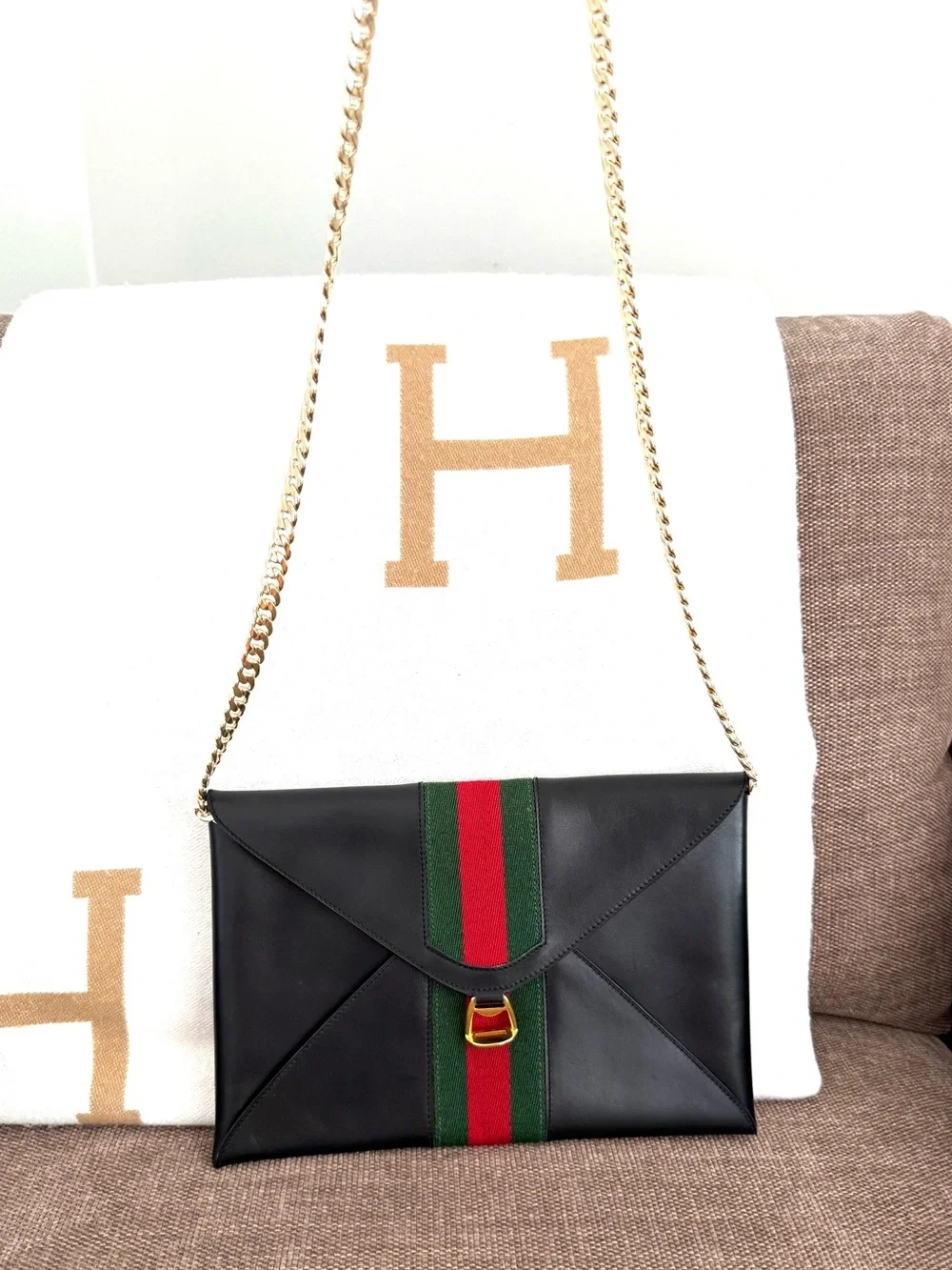 Authentic Gucci vintage black leather clutch bag red green accents